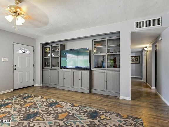 2nd image of 2514 E Heatherbrae Dr