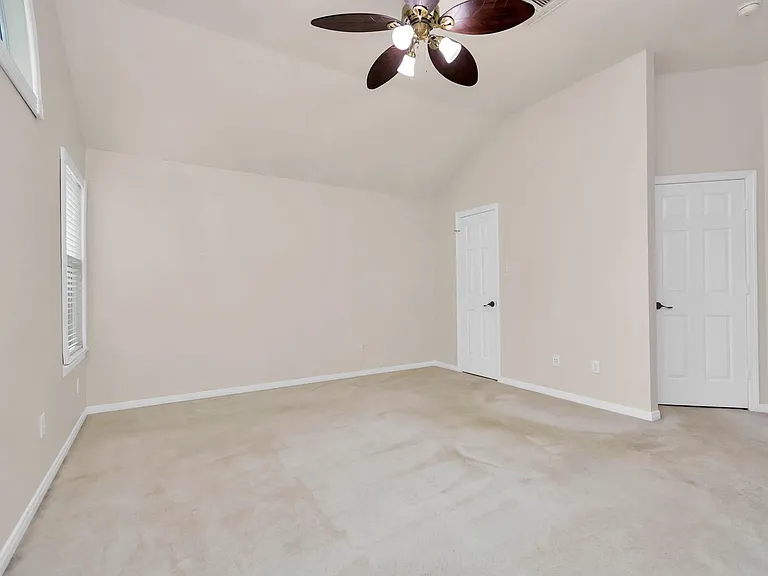 16510 Bluff Springs Dr — Photo 27
