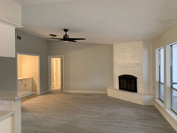 2nd image of 2315 Quail Valley East Dr