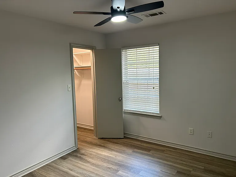 1611 Enloe Ct — Photo 10