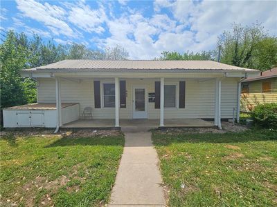 900 N Graham Ave, Winston Salem, NC, 27101
