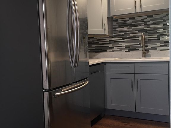 3rd image of 2336 N Commonwealth Ave APT 409