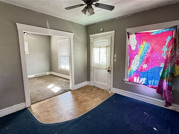 4th image of 3847 W 19th St