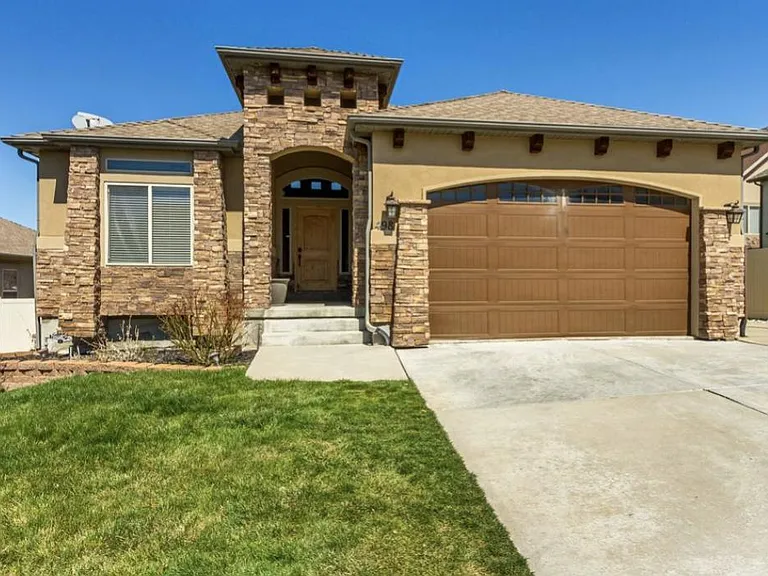 498 W Aspen Peak Dr — Photo 1