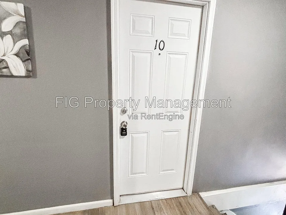 1433 Stratford Rd #10