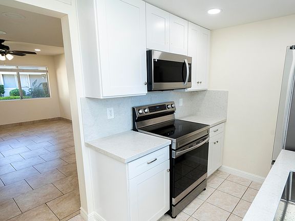 4th image of 987 Amistad Pl Unit B