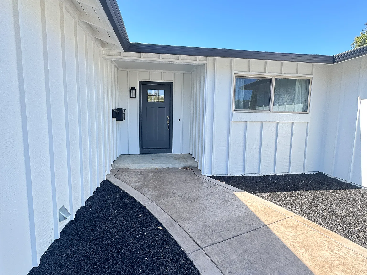 9887 Broadmoor Dr — Photo 3