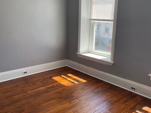 4th image of 206 Jamestown St