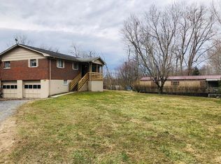 231 Racetrack Rd, Mount Hope, WV 25880