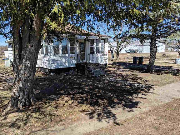 2nd image of 432 E Sagola Ave