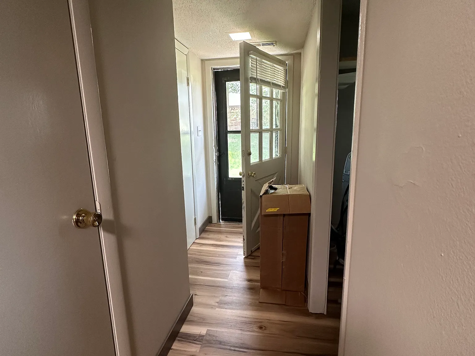 2 bed, 1.5 bath, 1122 sqft, $1,650 — Photo 4