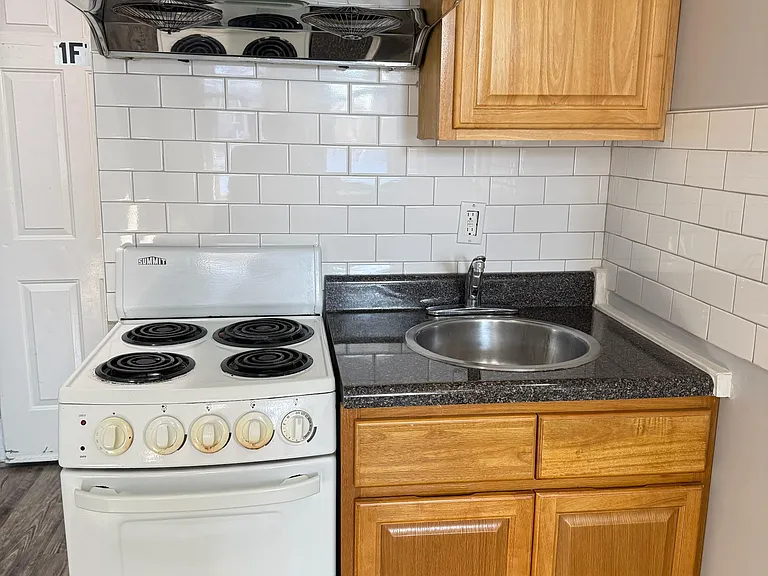 2031 W Ontario St #1F — Photo 1