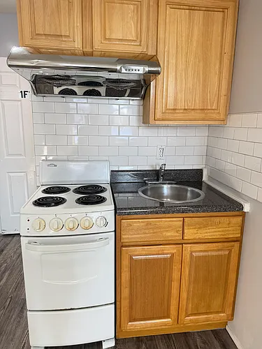 2031 W Ontario St #1F Photo 1