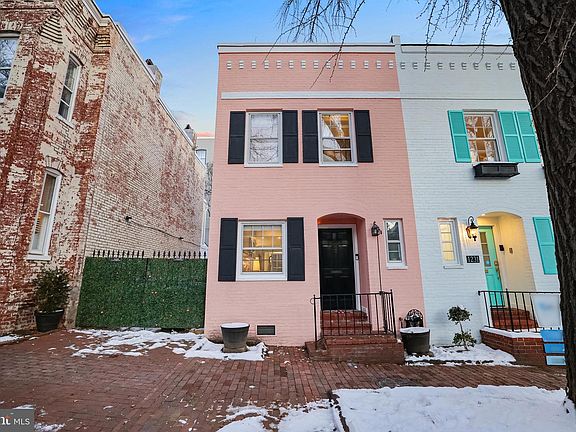 2nd image of 1233 Potomac St NW