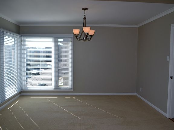 5th image of 41 Iris Ave