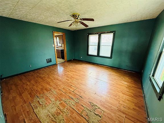 2nd image of 611 W Monroe Ave
