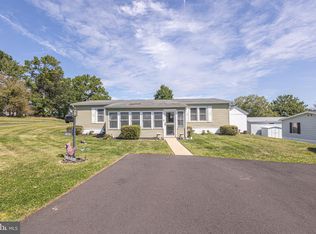 1004 Fox Chase Ct, North Wales, PA 19454