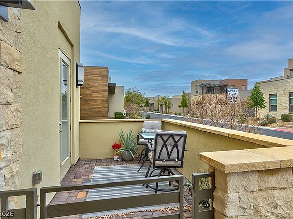2nd image of 4142 Ombre St