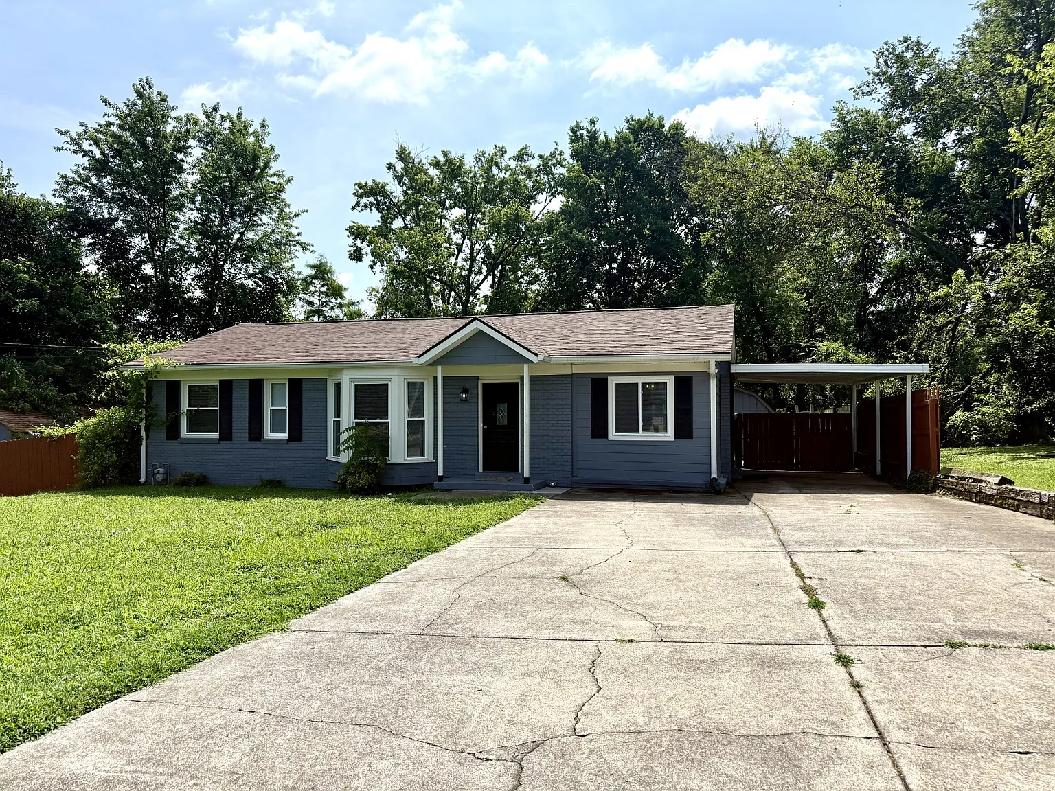 3 bed, 2.0 bath, 1222 sqft, $2,500 — Photo 2