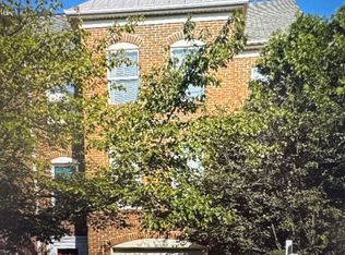 12099 Edgemere Cir, Reston, VA 20190