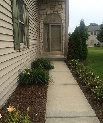2nd image of 167 Stratford Ln #1