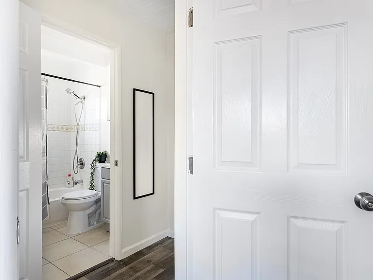 2312 Bonar St #B — Photo 33