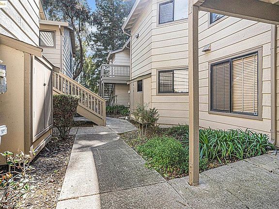 2nd image of 704 Windsor