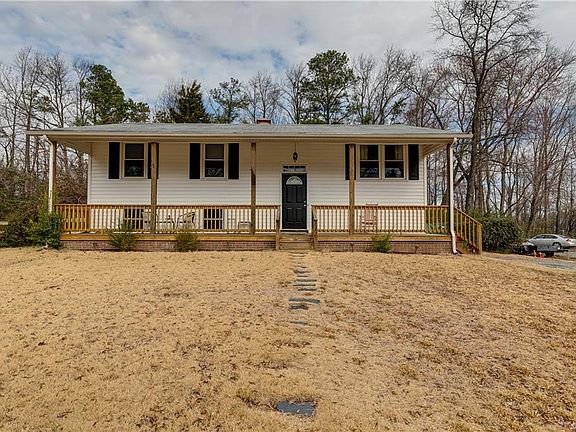 3rd image of 8300 Emerald Ln