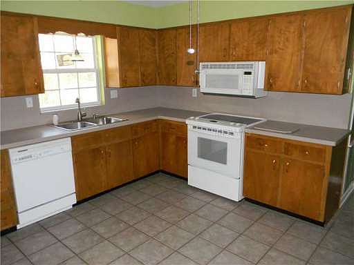 3rd image of 430 Boger Blvd S