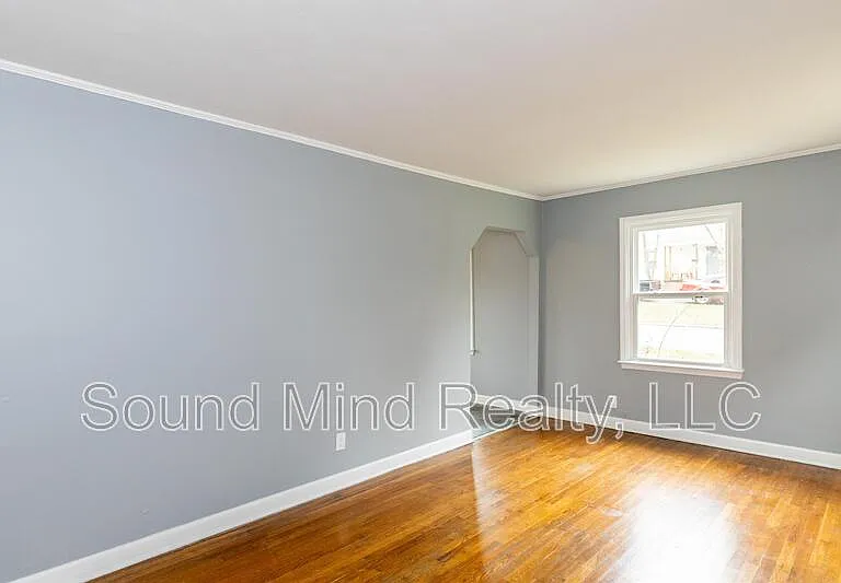 1729 Dallas St — Photo 5