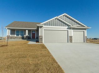 319 33rd St SE, Altoona, IA 50009