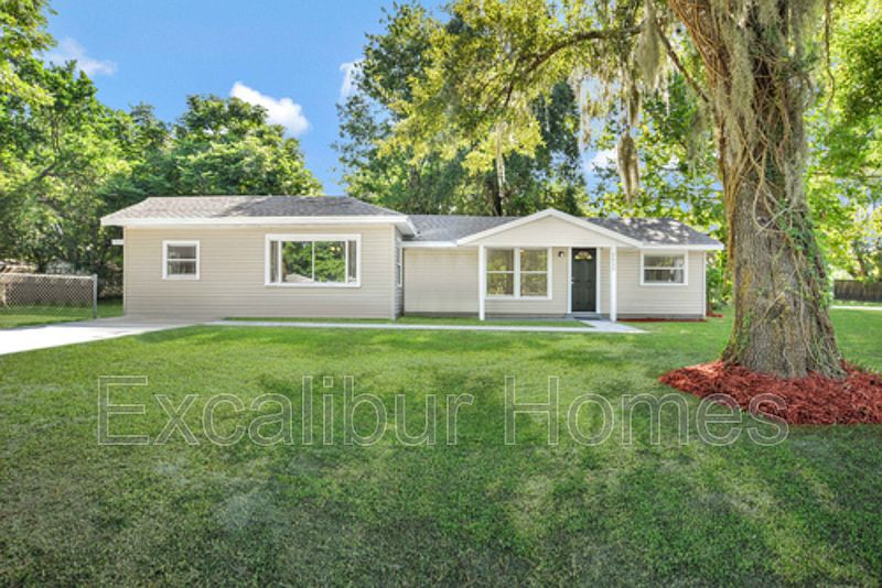 1st image of 2517 Greenleaf Dr