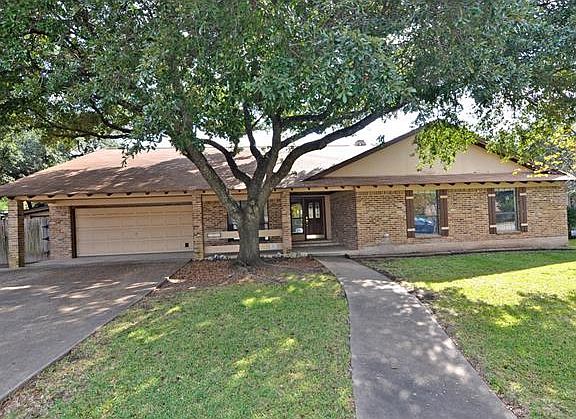 2nd image of 1303 Knollwood Cv