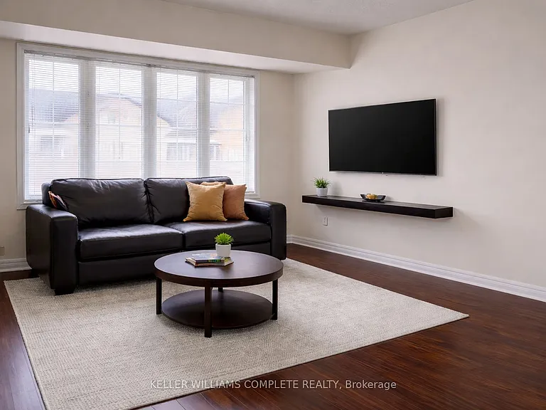 43 Colchester St #COACH HOUSE — Photo 2