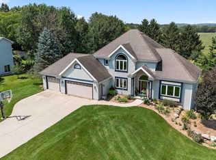 1461 Darcy Dr, Oregon, WI 53575