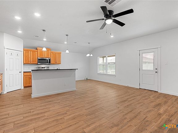 5th image of 1526 Sideoats Ln