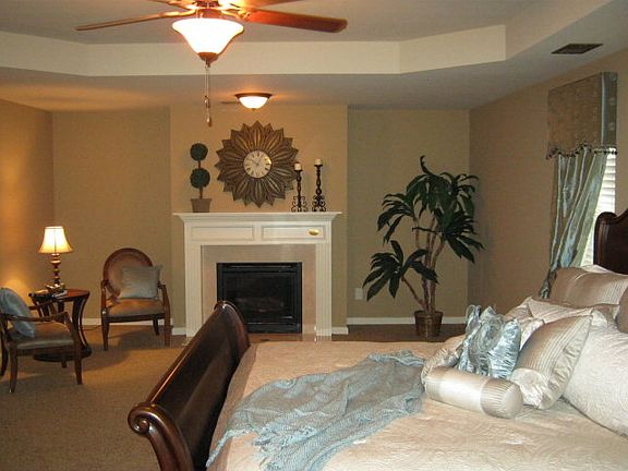 5th image of 38 White Pine Way