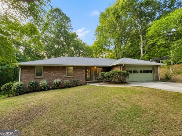 1512 Pine Cir, Lawrenceville, GA 30044
