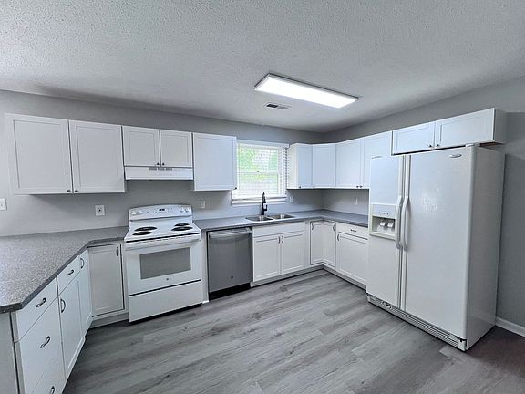 5th image of 168 Polly Dr