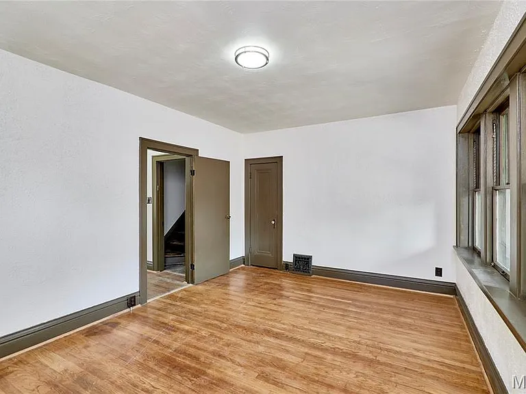 5021 Ray Ave — Photo 3