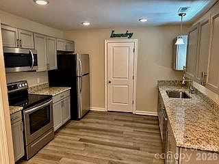 4th image of 1305 Crawford Rd