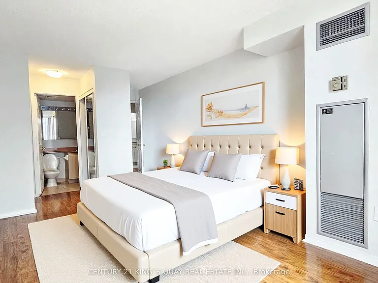 28 Pemberton Ave #500 — Photo 7
