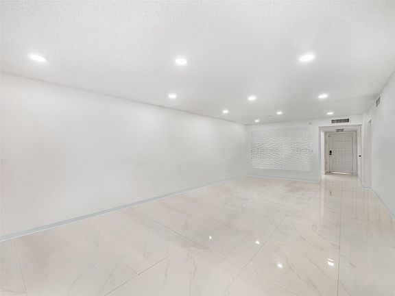 4th image of 5961 N Falls Circle Drive #403