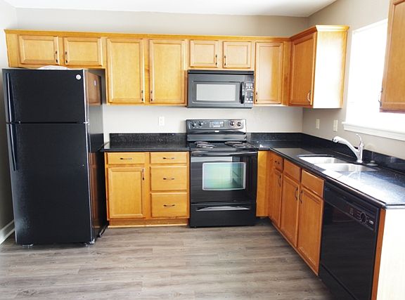 3rd image of 13692 Oak Valley Dr