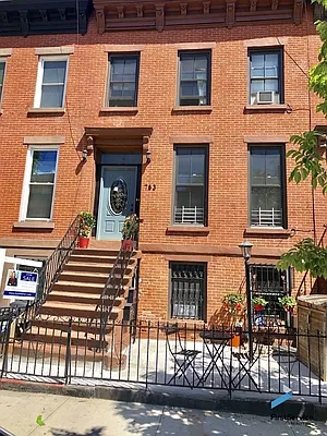 Rented by FirstService Realty (legacy) | media 2