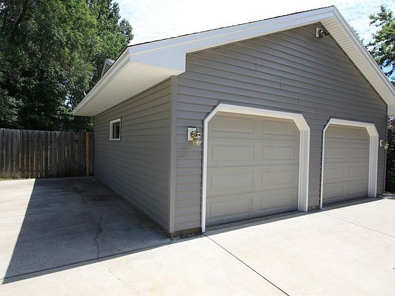 2nd image of 3760 Hillview Ln