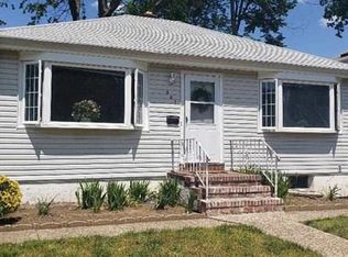 307 E Johnson Ave, Bergenfield, NJ 07621