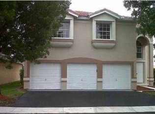 153 Granada Ave, Weston, FL 33326