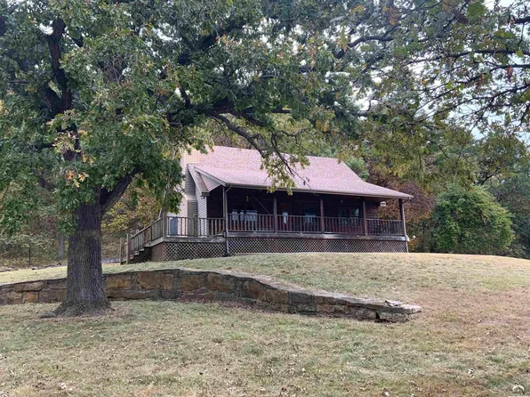 16008 62nd St, Oskaloosa, KS 66066