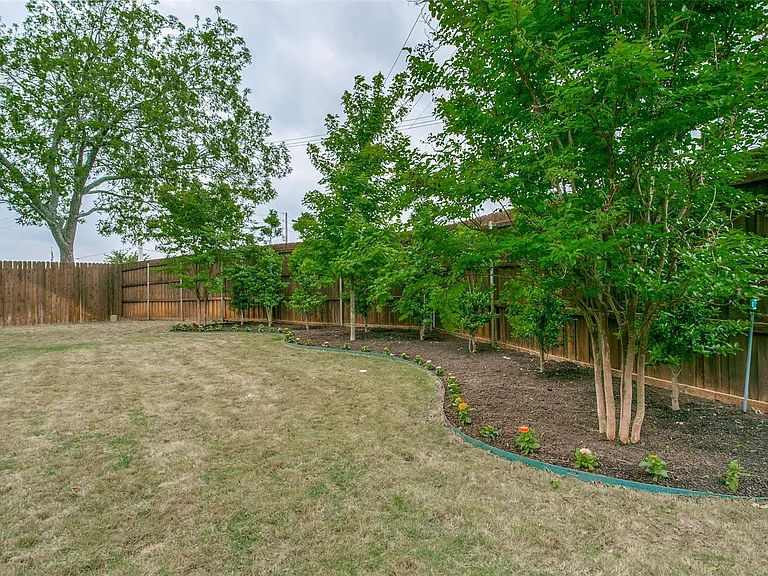 1805 Castle Ct — Photo 34